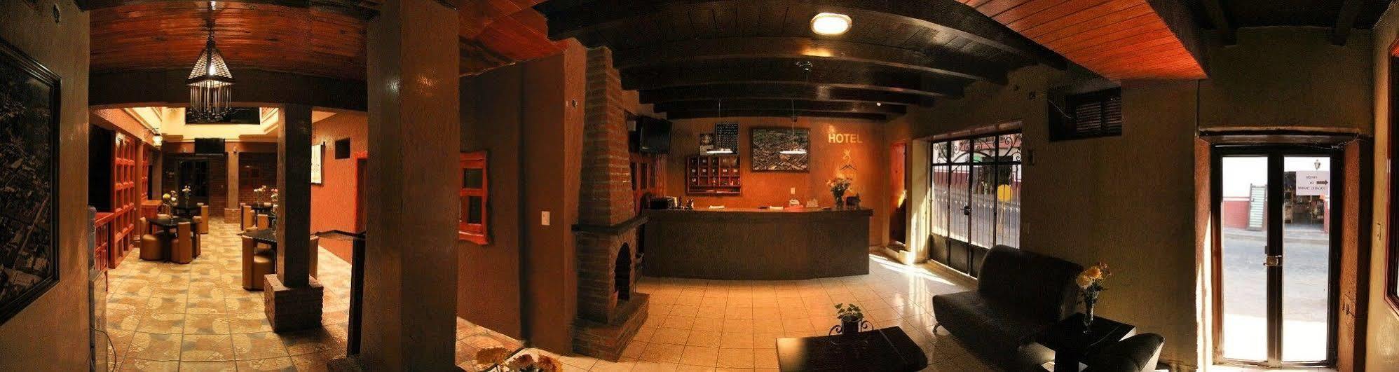 Hotel Plaza 마자미틀라 외부 사진